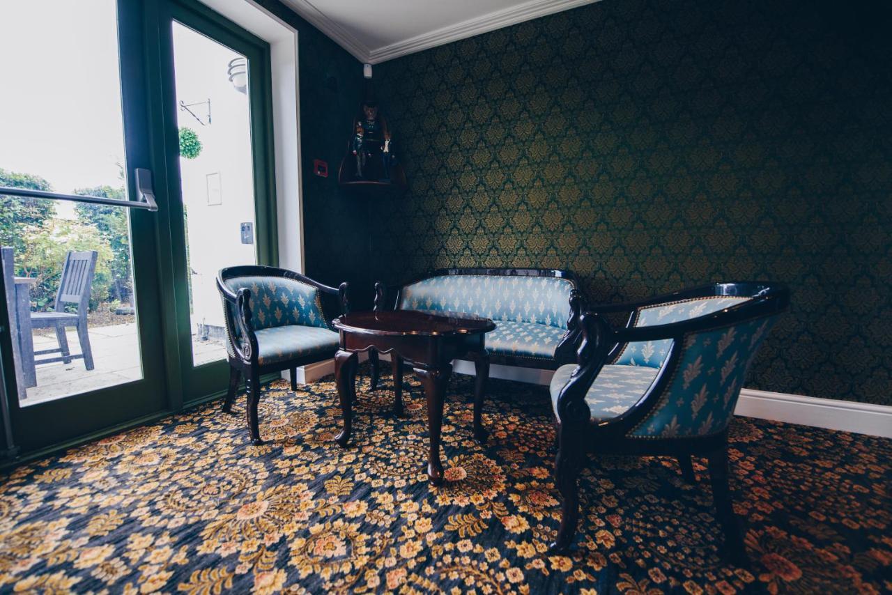 Fox Country Inn High Wycombe Extérieur photo