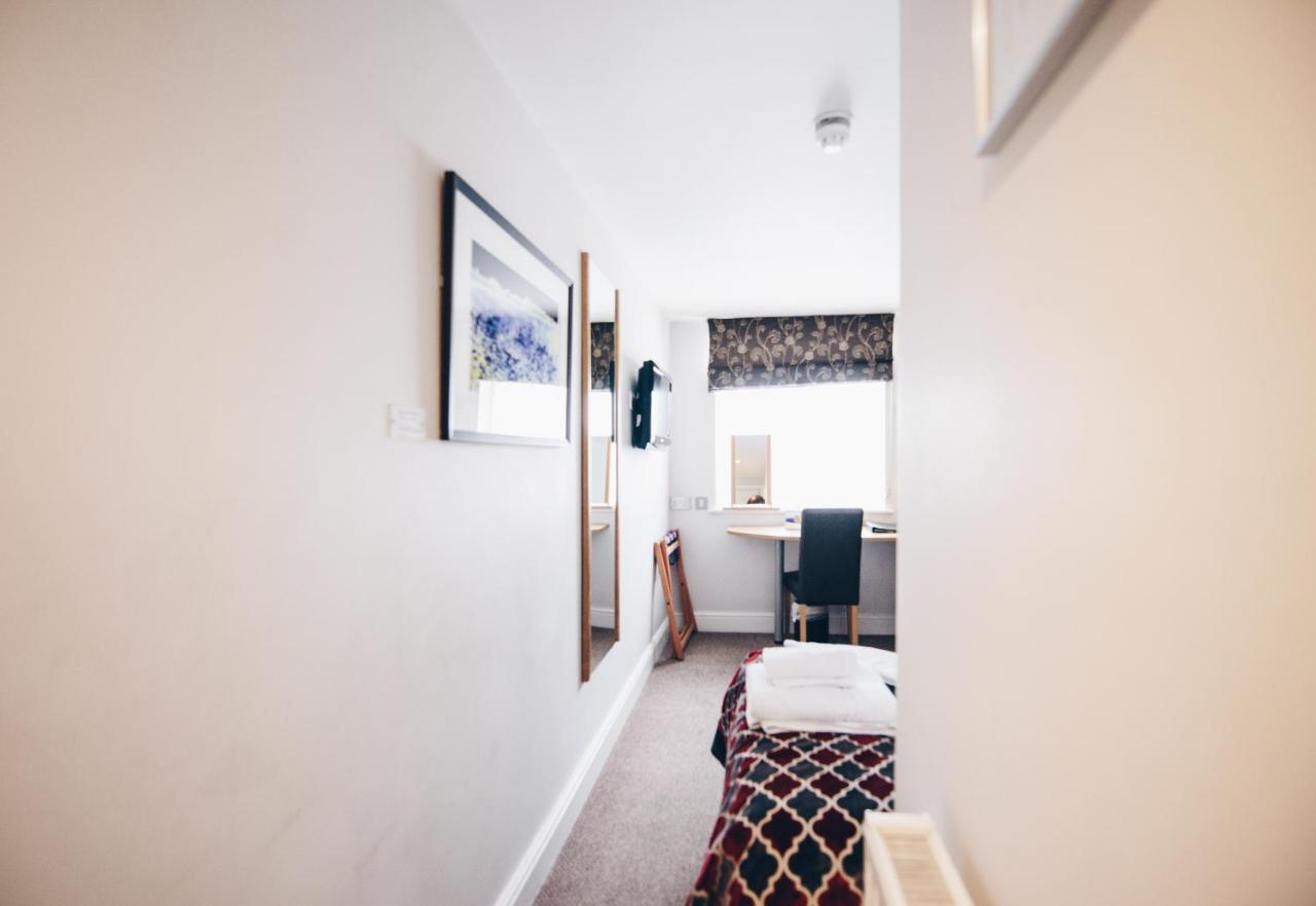 Fox Country Inn High Wycombe Extérieur photo